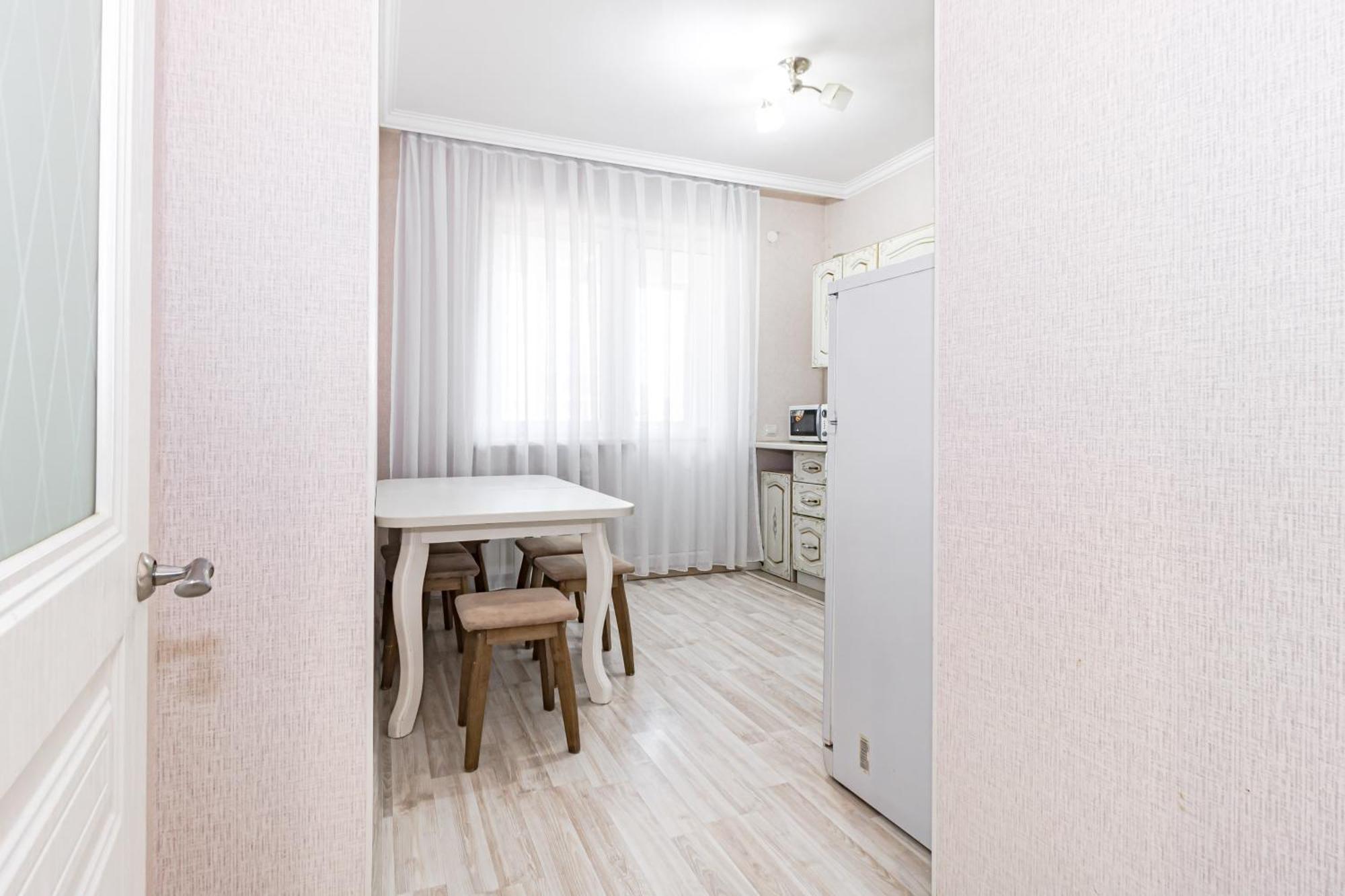 Apartments 7 Я-14 Nur-Sultan  Exterior photo